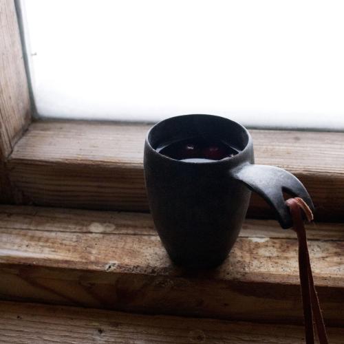 Kupilka 5 Shot Cup mit Lederkordel kelo black